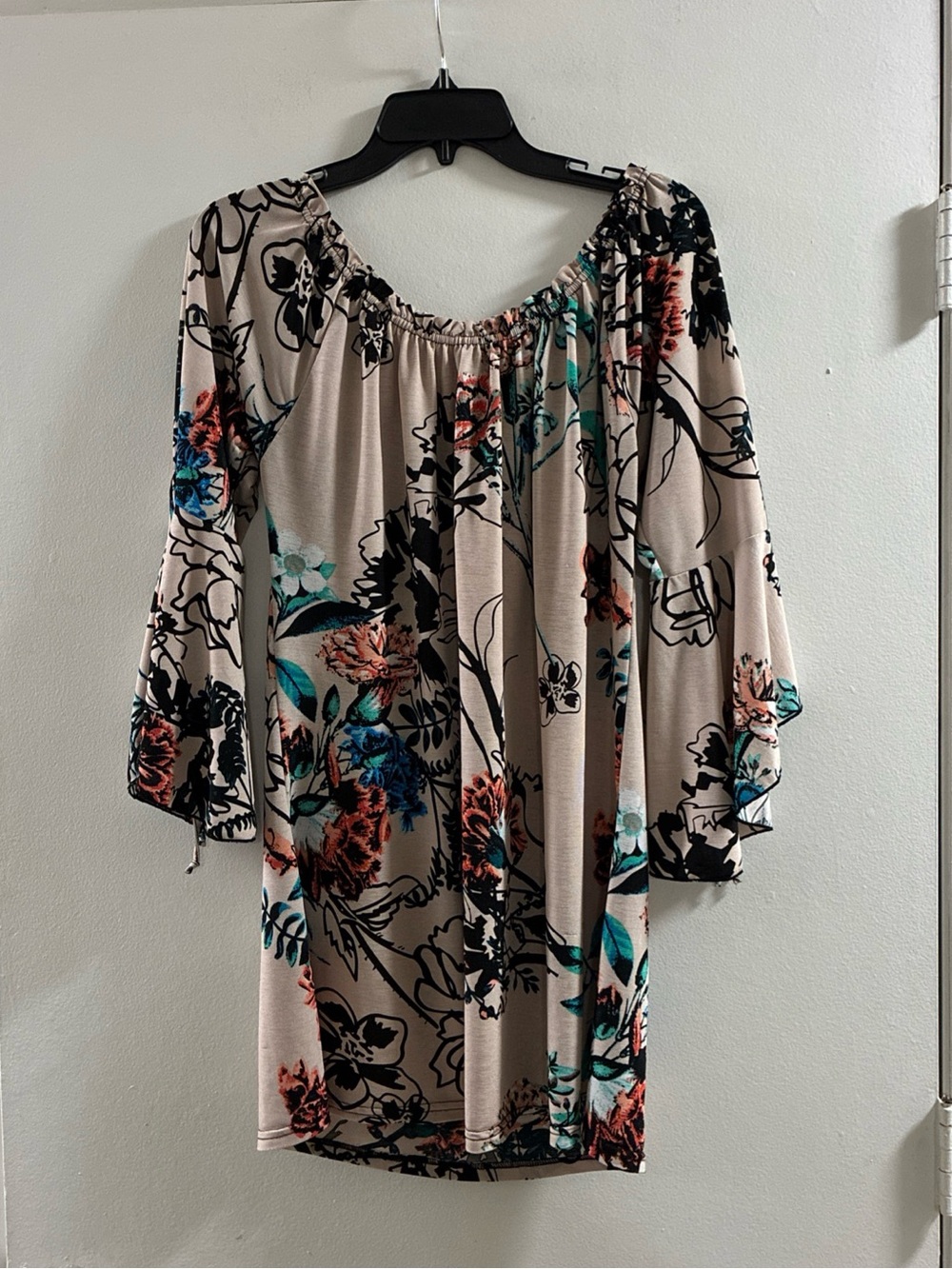 Beige‎ Floral Off-Shoulder Tunic with Teal & Coral Accents Sz L- XL